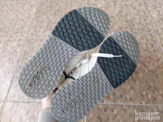 Ocuvane adidas patike broj 36.5