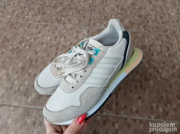 Ocuvane adidas patike broj 36.5