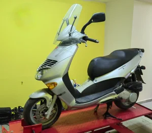 Aprilia Leonardo u delovima