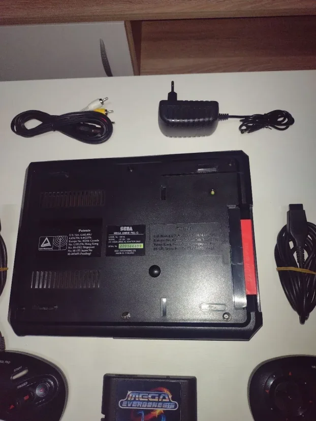 Sega Mega Drive Original full set i igrice