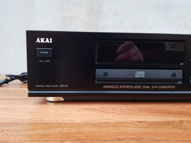 Akai CD-37