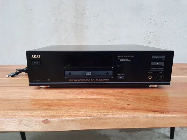 Akai CD-37