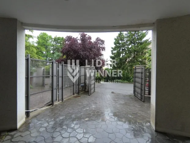 Vajara Đoke Jovanovića, Dedinje, 5+ petosobna, 459 m²