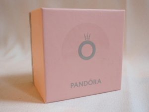 PANDORA kutijica privezak - prsten