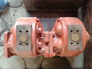 Hidraulicna pumpa PPT 166+166kubika leva