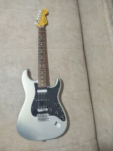 Fender Stratocaster HSH Player Series 2017 ghost silver