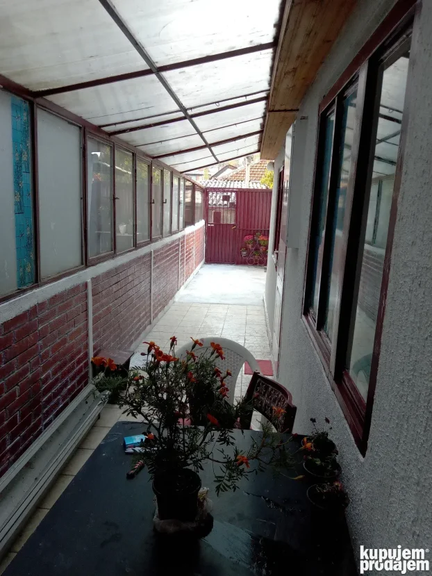 mali Leskovac 21, Karaburma, 3.0 trosobna, 50 m²