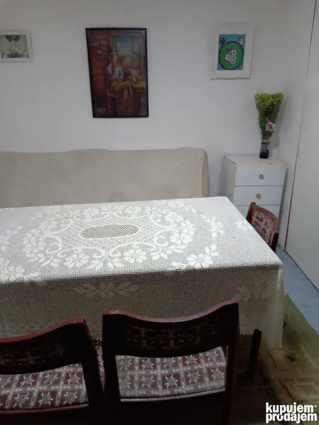 mali Leskovac 21, Karaburma, 3.0 trosobna, 50 m²