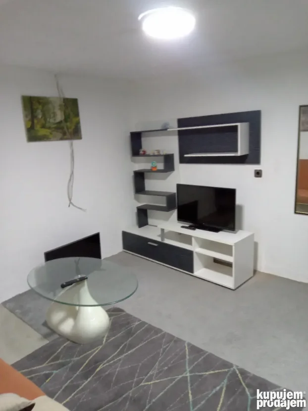 mali Leskovac 21, Karaburma, 3.0 trosobna, 50 m²
