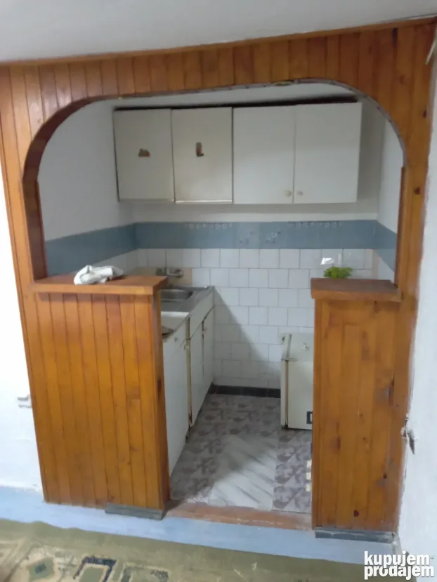 mali Leskovac 21, Karaburma, 3.0 trosobna, 50 m²