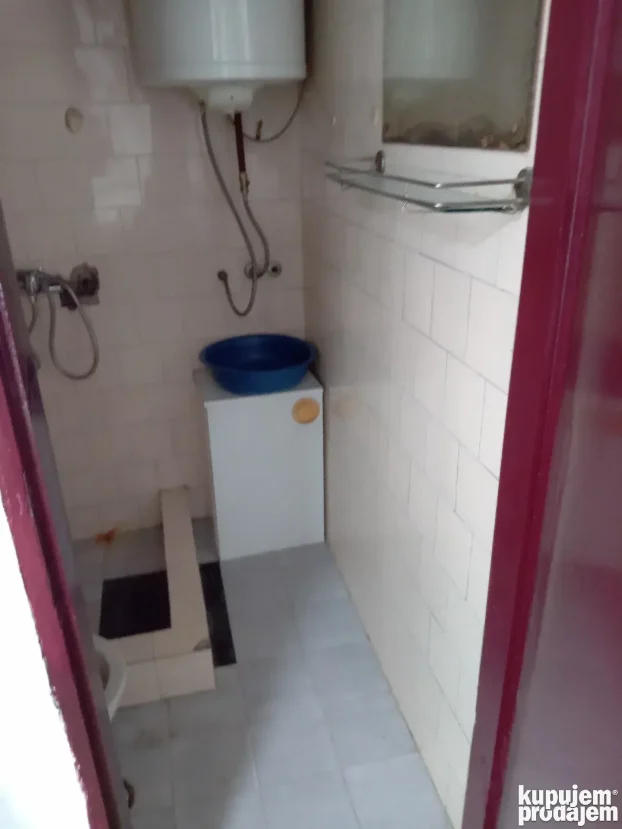 mali Leskovac 21, Karaburma, 3.0 trosobna, 50 m²