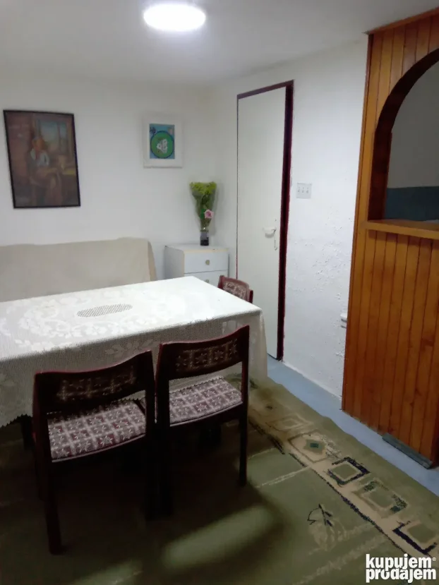 mali Leskovac 21, Karaburma, 3.0 trosobna, 50 m²