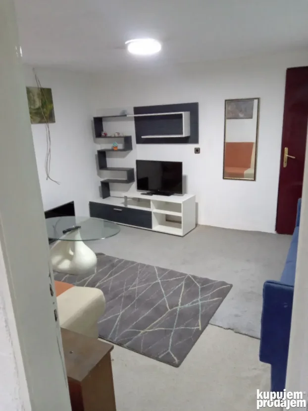 mali Leskovac 21, Karaburma, 3.0 trosobna, 50 m²