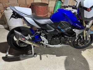 Suzuki GSR 750