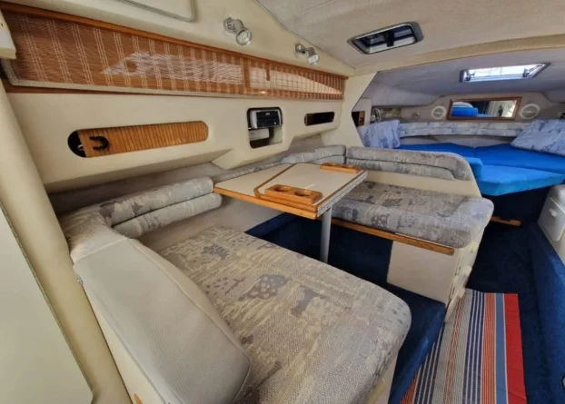 Prodaje se Americka nepotopiva jahta Sea Ray 290 sa 2 kabine