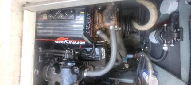 Prodaje se Americka nepotopiva jahta Sea Ray 290 sa 2 kabine