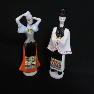 Par starih velikih porcelanskih figura Aquincum