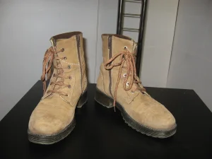Cipele čizme Kanađanke,EHT br.39 /25 kao nove