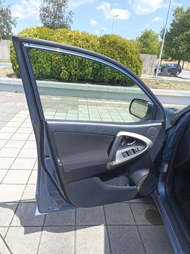 2007 Toyota RAV4 2.2 D-4D LIMITED 