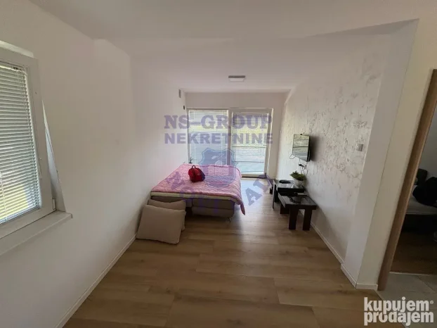 Sremska Kamenica, 4.0 četvorosobna, 100 m²