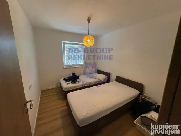 Sremska Kamenica, 4.0 četvorosobna, 100 m²