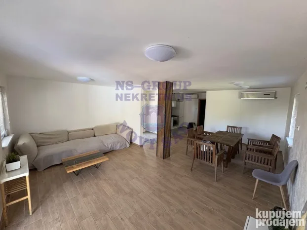 Sremska Kamenica, 4.0 četvorosobna, 100 m²