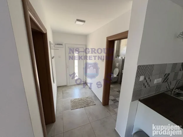 Sremska Kamenica, 4.0 četvorosobna, 100 m²