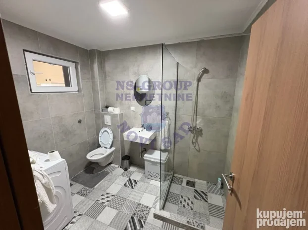 Sremska Kamenica, 4.0 četvorosobna, 100 m²