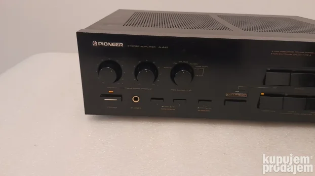 pojacalo PIONEER  550 w