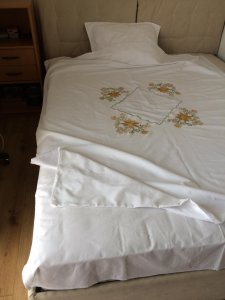 Rusticna pamucna etno posteljina iz tri dela