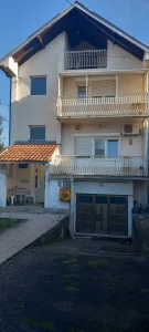 Vojvode Putnika, Kragujevac, Vašarište, 5+ petosobna, 205 m²