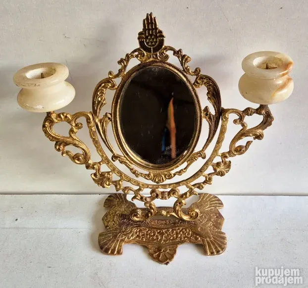 Prelepo staro mesingano ogledalo sa svecnjacima od onixa