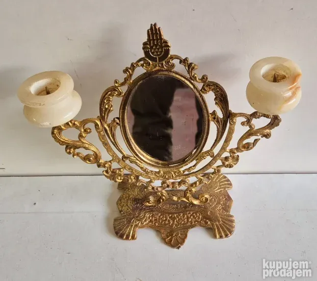 Prelepo staro mesingano ogledalo sa svecnjacima od onixa