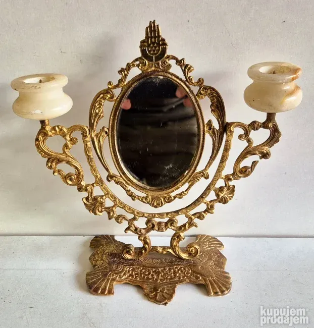 Prelepo staro mesingano ogledalo sa svecnjacima od onixa