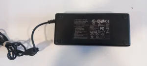 Punjac 42v 2.0a  3 pina