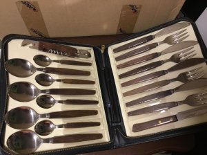 ESCAJG, nov, original britanski, metal-drvo, odličan