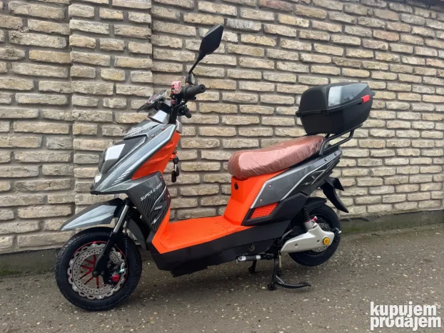 Nov elektricni bicikl STORMER