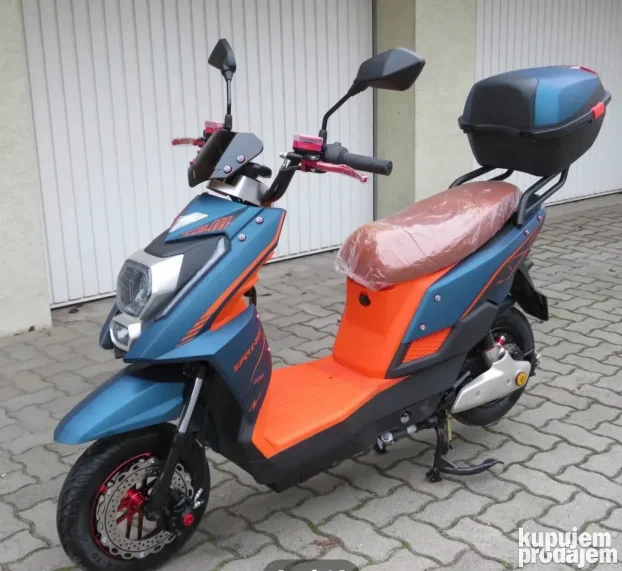 Nov elektricni bicikl STORMER