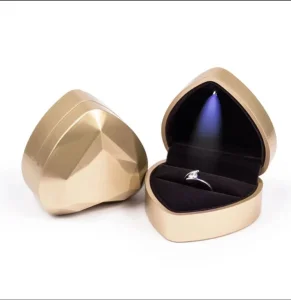 Kutijica za nakit zlatno srce sa led svetlom