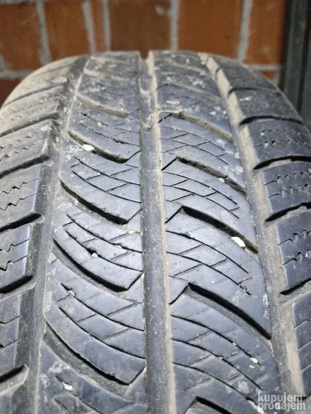 Zimska guma 225/70/15C