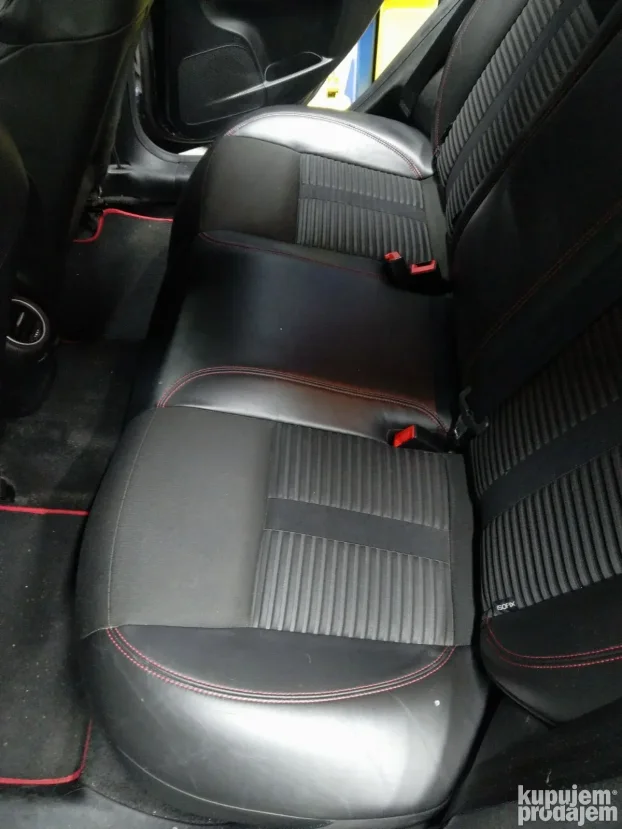 Alfa Romeo Giulietta kozna sedista broj 6