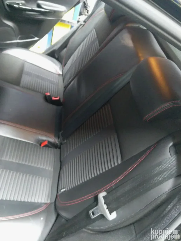 Alfa Romeo Giulietta kozna sedista broj 6