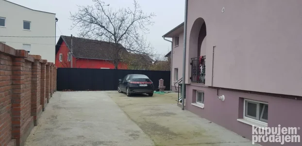 Izdajem poslovno stambeni prostor