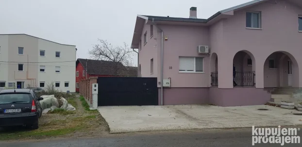 Izdajem poslovno stambeni prostor