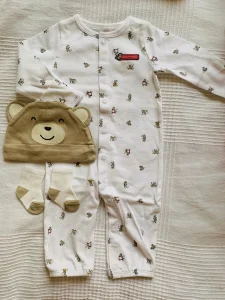 Carter's nov kompletic za bebu vel 3 mes