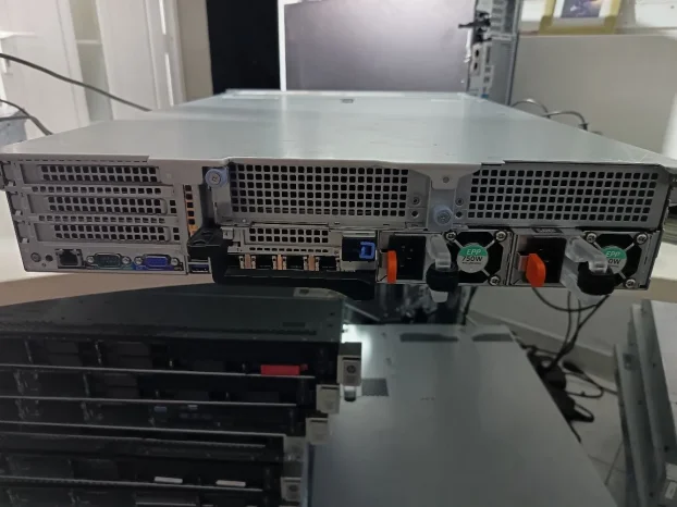 Dell EMC PowerEdge R740 512 GB RAM 16xSFF 2x 6138 Gold