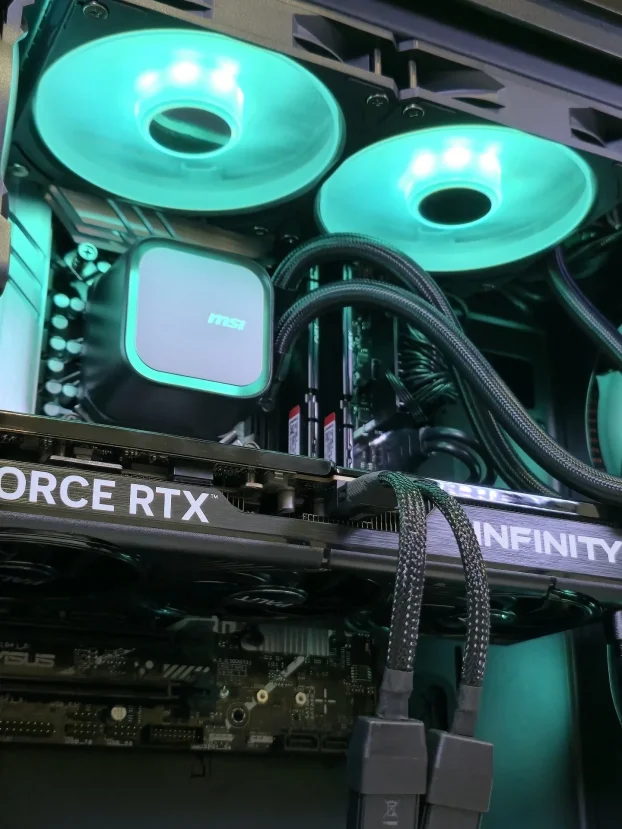 Intel i7 14700K RTX 5070 B760 32GB 1TB - SM078PC