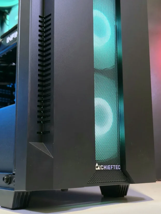 Intel i7 14700K RTX 5070 B760 32GB 1TB - SM078PC