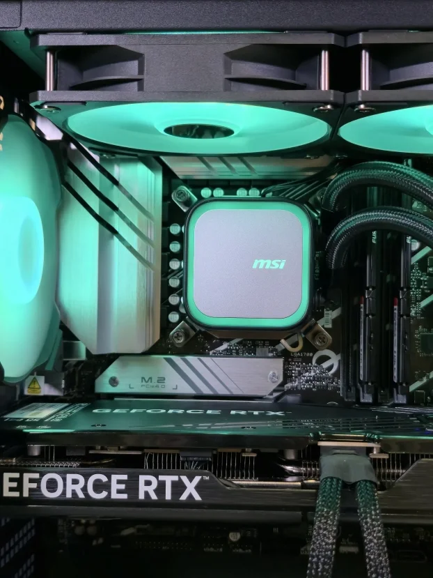 Intel i7 14700K RTX 5070 B760 32GB 1TB - SM078PC