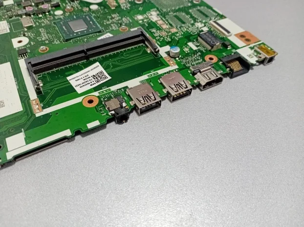 Lenovo Ideapad 320-15AST maticna ploca AMD E2-9000 #6273